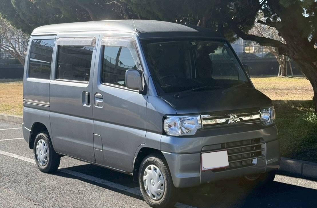 2012 Mitsubishi minicab